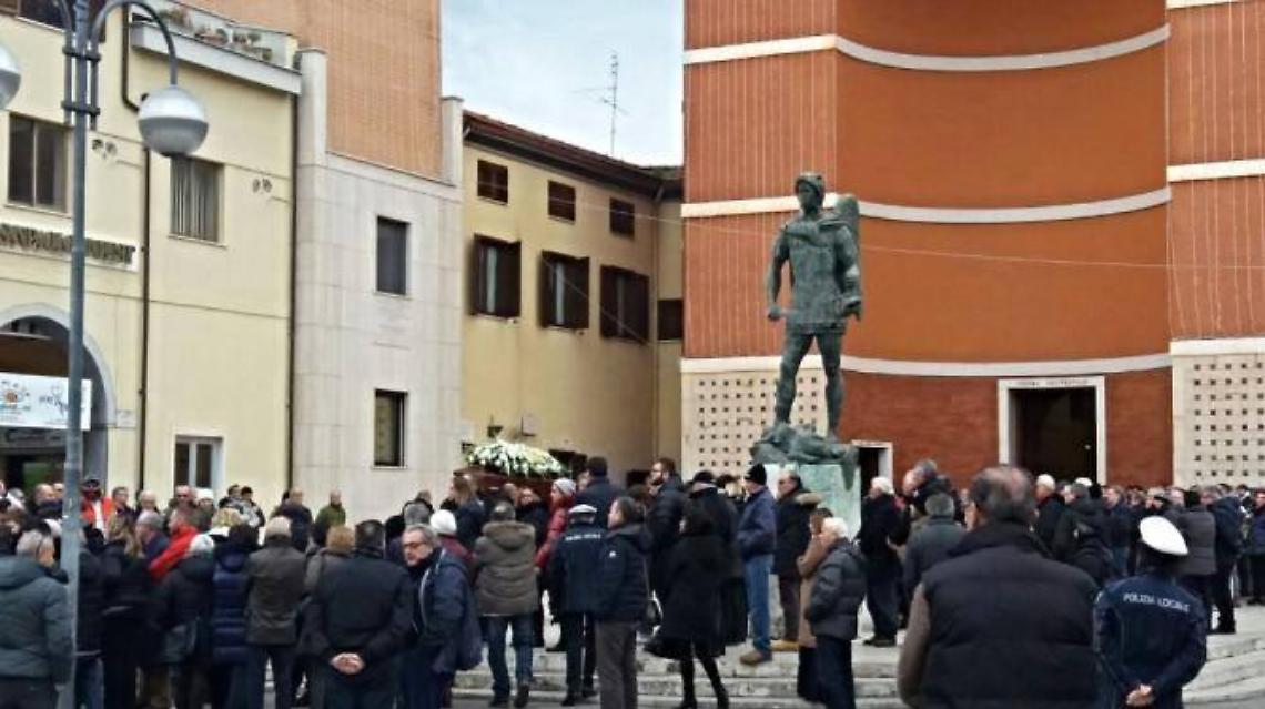 Un momento dei funerali 