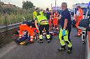 Investito da un'auto, gli agenti trovano la droga nella scarpa