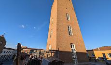 La Torre Civica danneggiata dal maltempo: iniziati lavori di messa in sicurezza