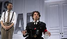 Si torna a teatro: al D'Annunzio "Il medico dei maiali"