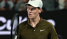 Eterno Djokovic, supera Sinner in 5 set e vola in finale