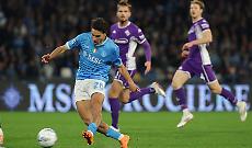 Il Napoli supera la Fiorentina 2-1, ma quanta fatica per i partenopei