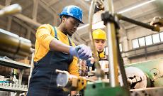 Lavoro, un assunto su quattro &egrave; straniero