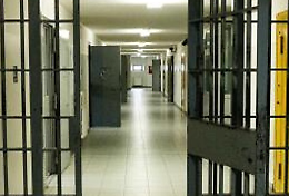 Morto in carcere, il pm archivia. L’autopsia: intossicazione