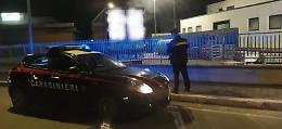 Un incendio distrugge un rimorchio isotermico, indagini in corso
