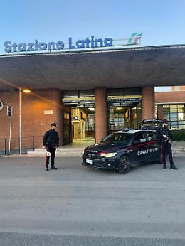Ruba il portafogli di una donna sul treno, fermato e denunciato allo scalo di Latina
