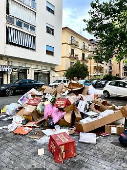 Rifiuti in centro, degrado inarrestabile  fino al 2025
