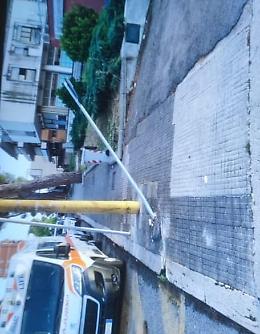 Automobilista abbatte segnale stradale allo Scalo
