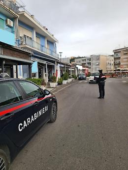 Investito mentre attraversa la strada, 53enne finisce in ospedale