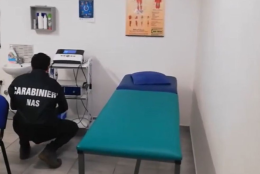 Lavora come fisioterapista, ma non lo è: denunciato e studio sotto sequestro