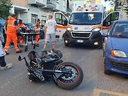 Scontro tra auto e moto, ferito giovane centauro