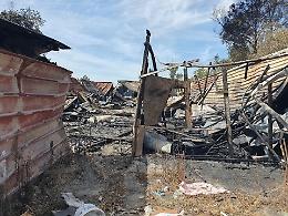 Nuovo incendio nell’ex Al Karama: la pista del dolo