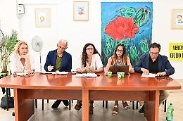 L'opposizione boccia Celentano: «Città indietro nei servizi, su Abc danno all’erario»