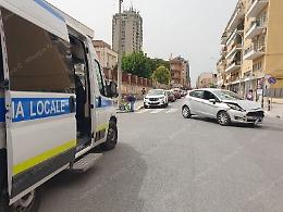 Incidente all'incrocio, traffico bloccato in corso Matteotti
