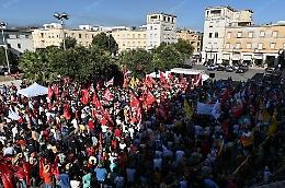 In migliaia in piazza per ricordare Satnam e dire basta al caporalato