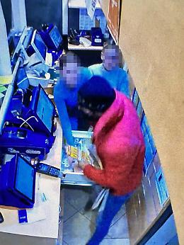 Rapinò tabaccheria e fruttivendolo, arrestato dai carabinieri