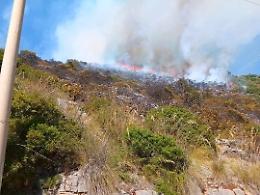Allarme incendi, a Sezze in azione il Canadair