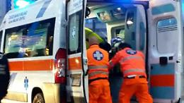 In bici finisce sotto un camion sulla Nettunense