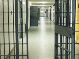 Arrestato per violenza su un bambino di 5 anni: picchiato in carcere