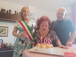 Le cento candeline di Velina Di Girolamo, festa in città