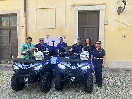 Quad alla polizia locale per i controlli sulle spiagge e in montagna