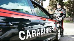 Trovata senza vita nel giardino di casa: indagini in corso