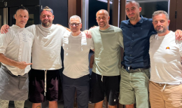 De Rossi e il suo staff da "Romolo al Porto" per una cena a base di pesce