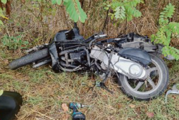 Presi a smontare lo scooter rubato: nei guai zio e nipote di 33 e 25 anni, un loro complice è riuscito a scappare