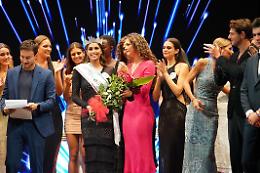 Ofelia Passaponti è la nuova Miss Italia, la 24enne di Siena conquista la corona