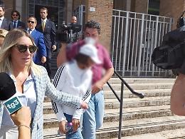 Satnam, da supertestimone a indagata: «Non perdeva sangue dal braccio»
