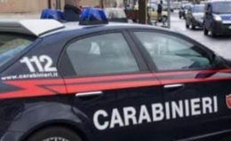 Va in giro con un coltello, straniero denunciato per porto abusivo di arma bianca