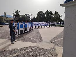 Una folla commossa per l'ultimo saluto ad Alessandro Marongiu