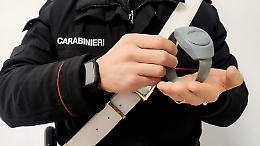 Il gip lo scarcera ma non ci sono braccialetti elettronici: resta in carcere  