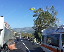 Incidente sulla statale 630: pickup si scontra con un tir, grave un giovane 