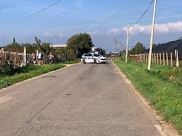 Tragedia in via Tivera, ciclista travolto e ucciso da un'auto
