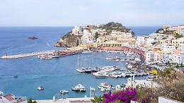 L'isola di Ponza dichiara guerra alla "movida selvaggia"