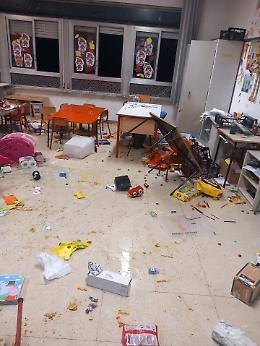 Scuola Rodari, dopo il raid vandalico i genitori dei minori: siamo senza parole
