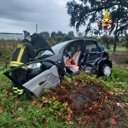 Incidente sull'Appia, due persone ferite