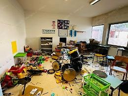 Scuola distrutta nel raid vandalico, un minore rischia l’ammonimento