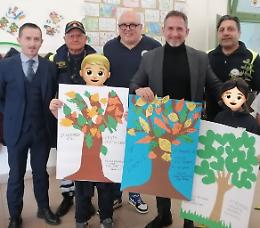 Piantato un albero alla scuola elementare di Borgo Sabotino donato dalla Protezione civile