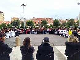 Gli studenti in piazza del Popolo per ricordare Veronica De Nitto
