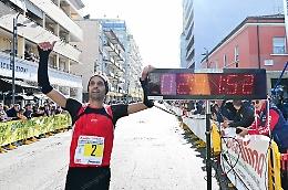 Maratona di Latina 23.0: vincono Marco Romano e Simona Magrini