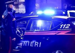 Aggressione nella zona delle autolinee, 36enne nordafricano accoltellato alle spalle
