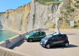 Due cantieri in area sottoposta a vincolo, scattano i sigilli