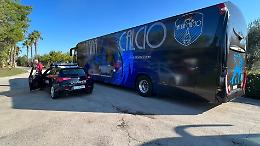 Sassaiola verso il pullman del Latina. Paura per i giocatori 