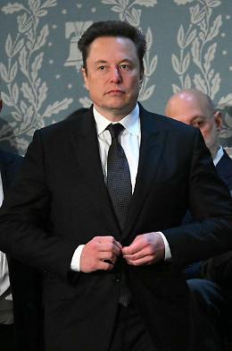 Elon Musk, l'uomo (record) da 400 miliardi di dollari