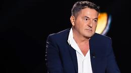 Teo Mammucari al centro delle polemiche: dalla trasmissione “Belve” alla pausa dal palcoscenico