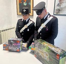 Fuochi d'artificio illegali nel negozio, denunciato il titolare