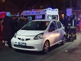 Dramma in centro, un uomo muore investito da un'auto 
