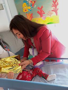 Natale e solidarietà, arrivano doni per i bimbi ricoverati